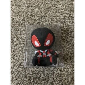 Funko: Mopeez Plush - Marvel Collector Corps Inverse Deadpool Plush 5" w/Tags